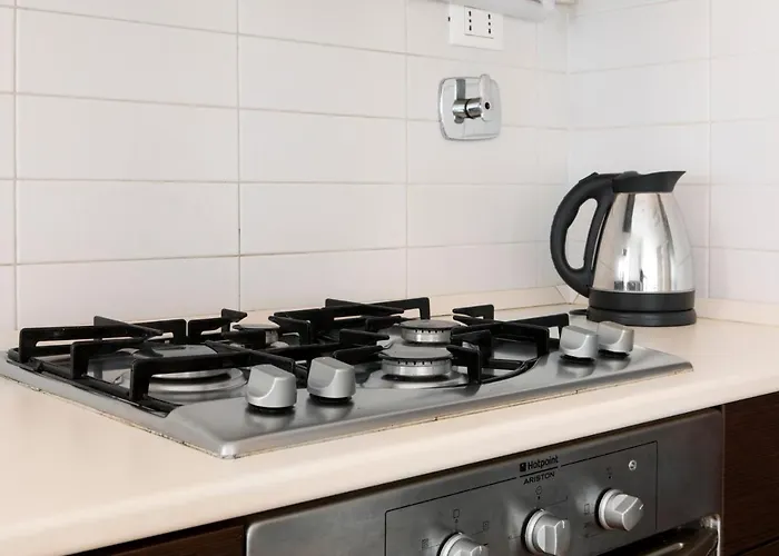 Ur-nest Marconi بولونيا